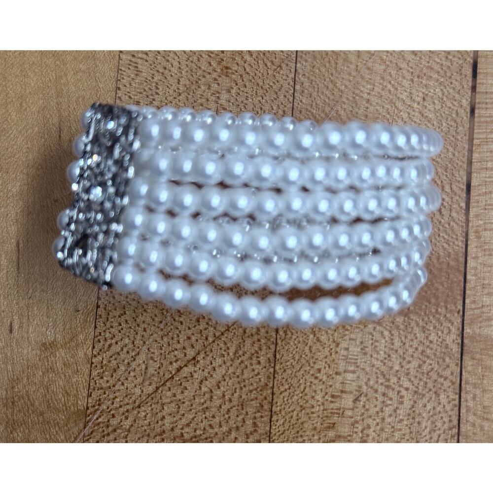 Faux Pearl Stretchy Women’s Bracelet 6 stands with adornment size 7